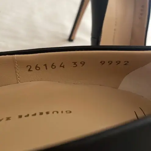 Giuseppe Zanotti Leather Pumps Heels Black Stiletto size 39 US 9 Classic NWOB