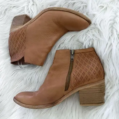 Anthropologie SILENT D X  | Orvis Perforated Booties Tan Caramel | Size 39 / 8.5