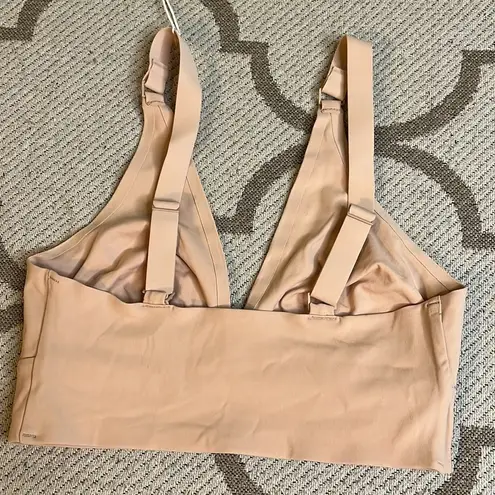 Everlane  The Invisible Bra, light tan