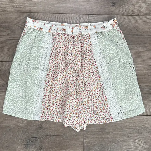 American Eagle  High Rise Floral Crinkle Patchwork Eyelet Shorts Size Medium