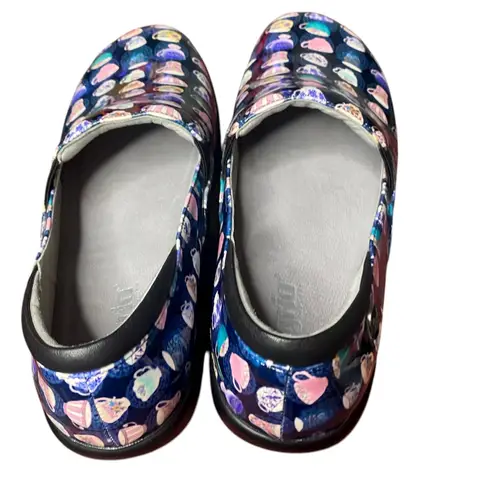 Alegria NWT Teacup Patent Slip-On
Nurse Clogs EU 42 / US 11.5
