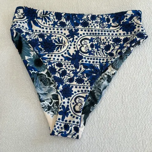 Agua Bendita Penelope Bikini set, Top Size Small, bottom Size Medium, $260