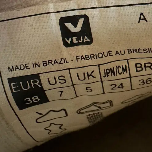 VEJA White Sneakers Tennis Shoes Lace Up Casual Brazil Stitching Size 38 7 US