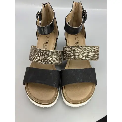Boutique By Corkys Livingston Black & Gold Platform Sandals Womens 9