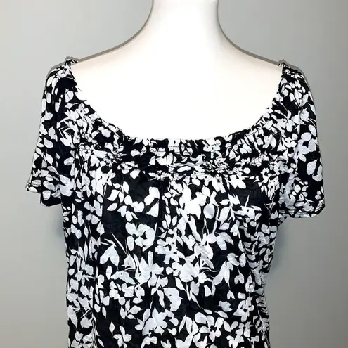 Elle Black White Floral Must Have Crinkle Short Sleeve Tee Sz Large NWT