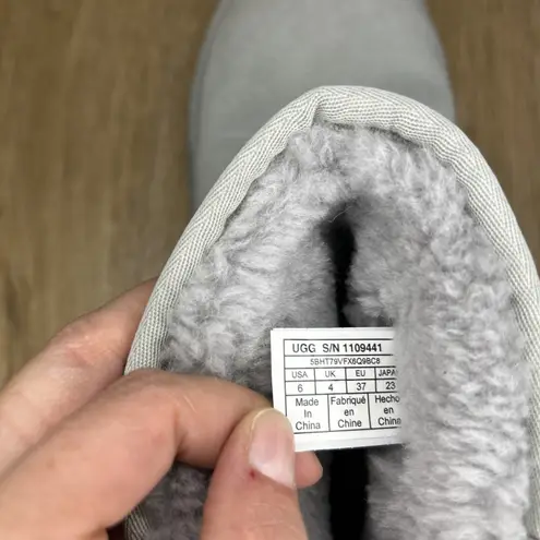 UGG WOMENS 6 BOOTS CLASSIC MINI II SEQUIN STARS GREY SPARKLY SHEARLING COMFORT Gray - Image 8