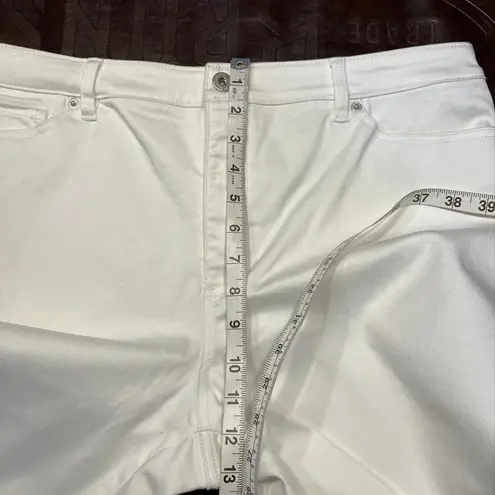 INC  International Concepts Mid-Rise Skinny White Distressed Jeans Women 18/34‎