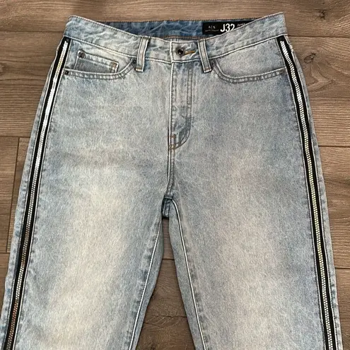 Armani Exchange Armani‎ Exchange Boyfriend Zipped Side Mid Rise Crop Blue Jeans Size 26