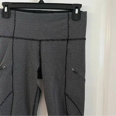 Lululemon B124  Black And Silver Reflective Full Length Leggings Size 6