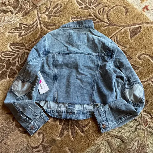 Juicy Couture  Cropped Heart Patch Elbow Light Wash Denim Jacket in sz XS NWT - Image 4