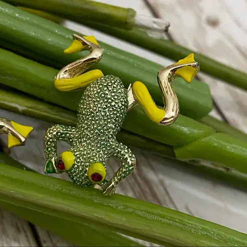 2 Vintage Frog Movable Legs Brooch
