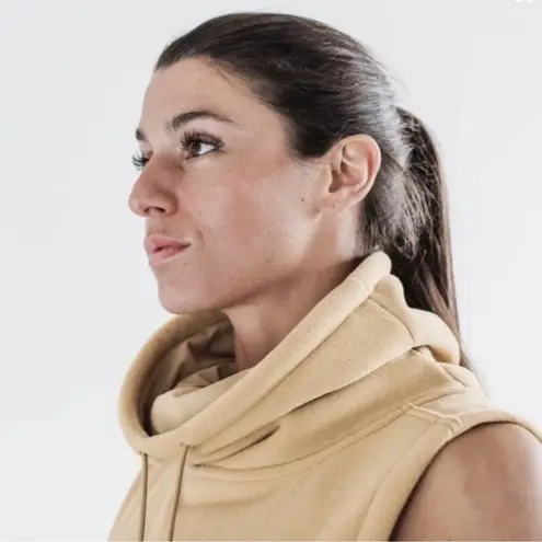 Nobull NWT Women's Sleeveless Polartec Cowl Fleece Hoodie - Small - Taupe