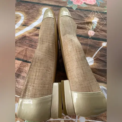 BeautiFeel Tan and Cream Flats Elegant Loafers Size 7