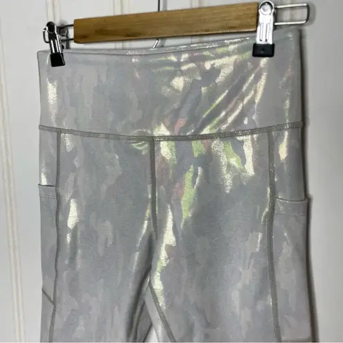 Zyia  Silver Camo Metallic Pocket Light n Tight Hi-Rise Capri 332