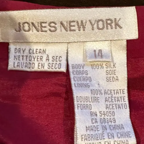 Jones New York  Red Wine Knee Length Skirt Zipper On Side l Small Back Slit SZ 14