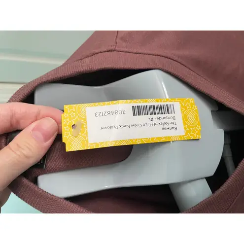 Women's extra large runway sweatshirt, burgundy #166‎ Red Size XL