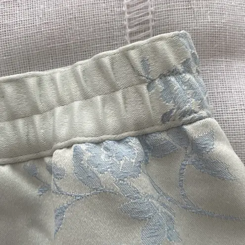 Sag Harbor NWT Suit vintage skirt in pale blue with floral print.