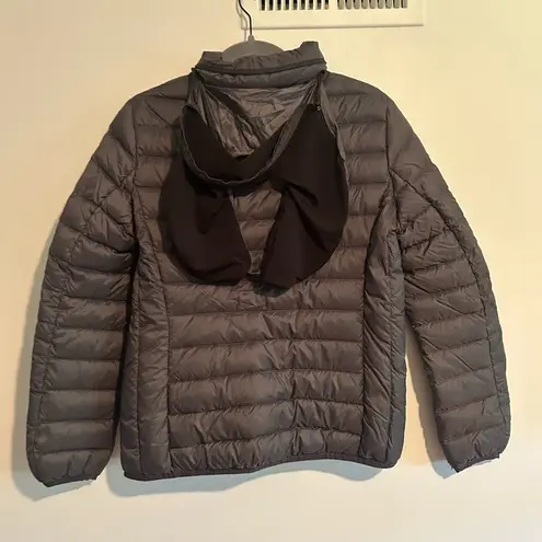 Tumi Women’s Clairmont Packable Travel Puffer Jacket Gray Size Medium Coat Silver