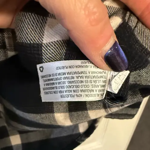Comfy Mossimo Boyfriend Fit Size XL Flannel Black, White, Gray Plaid Black