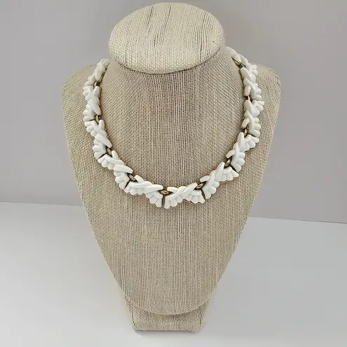 Trifari Signed Collar Necklace White Ruffled Panels Gold Tone Metal