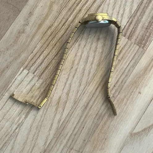 Elgin Ladies Watch Vintage Gold Tone Bracelet, Dial, Hands, Markers