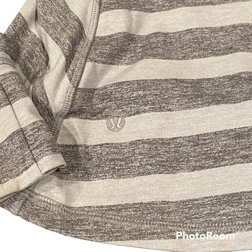 Lululemon  1/2-zip Pullover Top size 6 Gray Stripe Race Your Pace Base layer