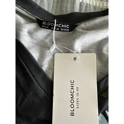 Bloomchic New Multicolor Floral Print Short Sleeve V-Neck T-shirt Gray 14/16 1X