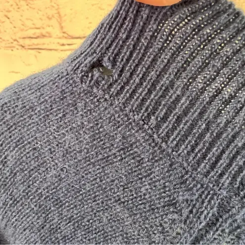 Seaton Women’s Cashmere Long Sleeve Star Sweater Size XS FLAWS Blue