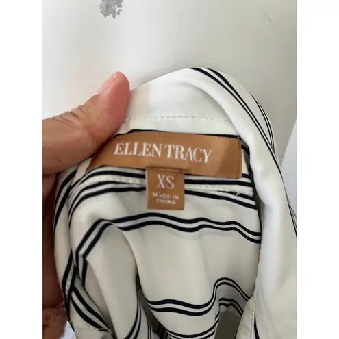 Ellen Tracy Black white Stripe button down long sleeve dress shirt blouse