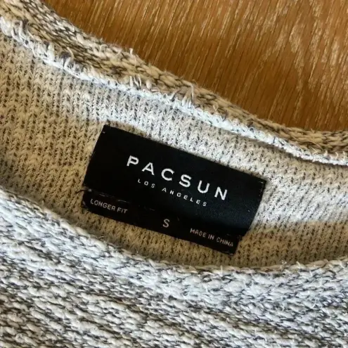PacSun  Los Angeles Long Sleeve Gray Top Size S Longer‎ Fit Surf Beach Lagenlook