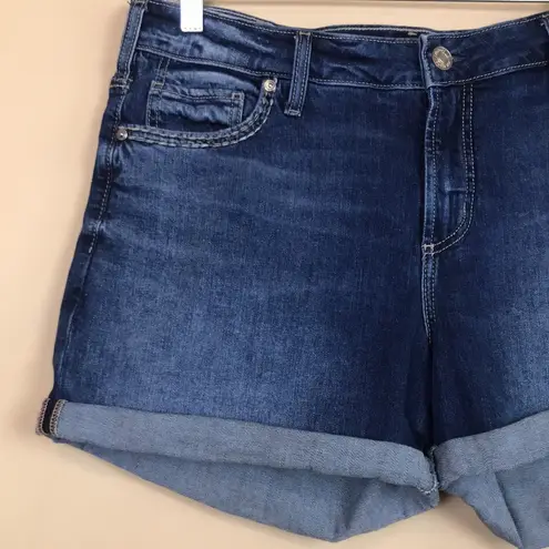 Silver Jeans Co. Women’s Elyse Short Jean Denim Medium Wash Rolled Hem