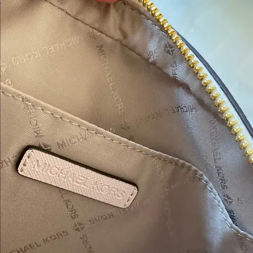 Michael Kors NWT  Jet Set Large Logo Crossbody Bag