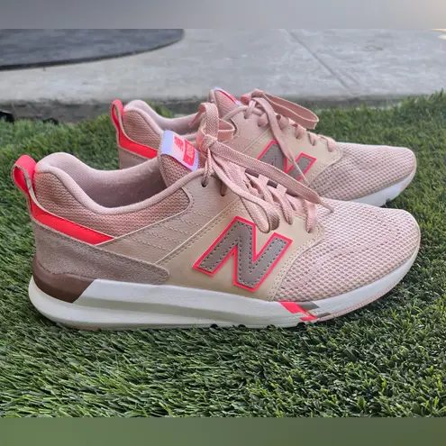 New Balance New Balance009  Women's‎ Light Pink Sneakers