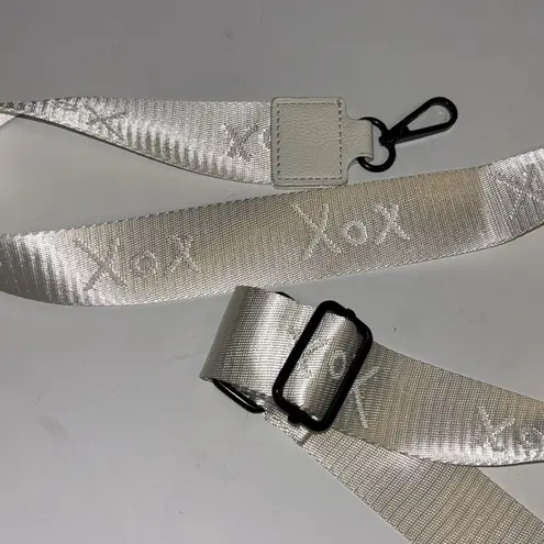 WHITE GUITAR STRAP WITH BLACK CLIPS XOX DESIGN ADJUSTABLE VEGAN LEATHER ACCENTS