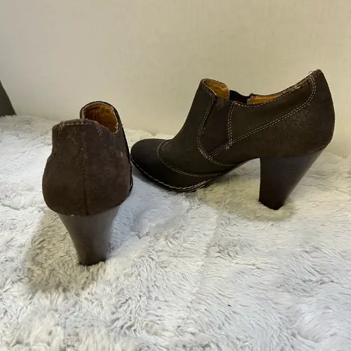 Elegant Brown Women's Heeled Shoes Size 7