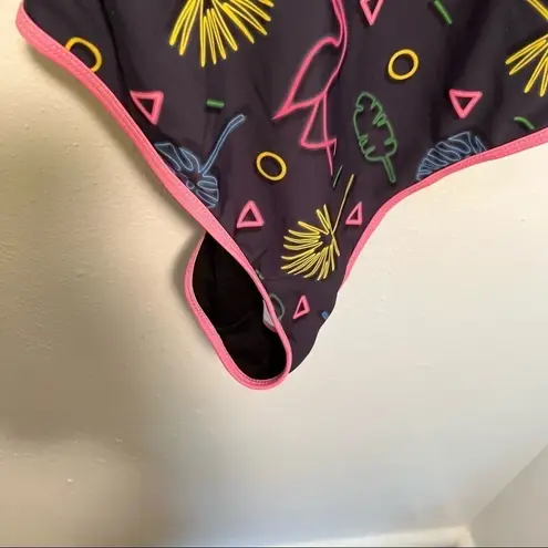 Undercurrent Vacay Vision Graphic One