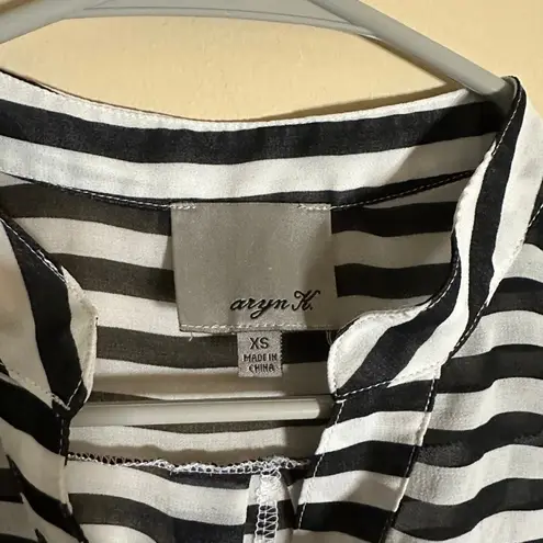 Aryn K Striped sleeveless bouse XS