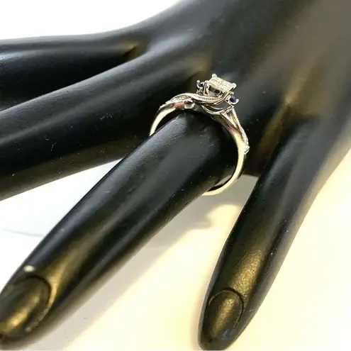 10K SOLID WHITE GOLD .20 CARAT TOTAL WEIGHT & SAPPHIRE DIAMOND RING (5.25) Blue