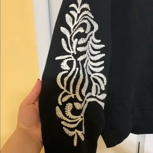 Forever 21 F21 embroidered sweater