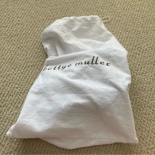 Bettye Muller Purple Embroidered Flowers Women's High Heels Size 7.5 Shoes EUC