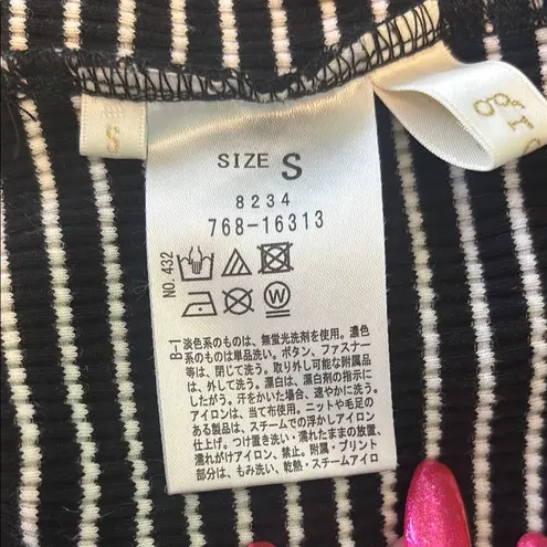 Black and White Striped Sleeveless Fitted Tank Top