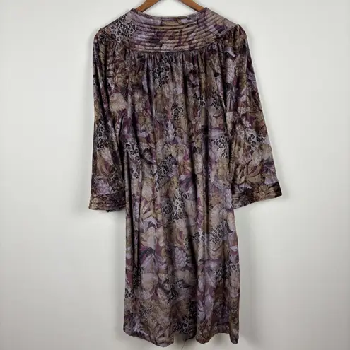 Vintage Simply Basic Robe Housecoat Womens 1X Velvet Grannycore Floral Snap Up