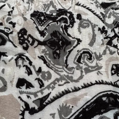 Isa & Stef Inc. floral Black and Gray lined knee length Patterned Skirt, size S