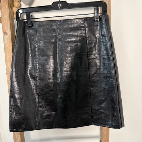 ASTR ‎ Black Faux Leather Mini Skirt Size Small - Image 3