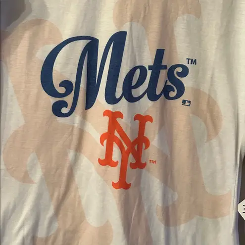Genuine Merchandise Women’s NY METS Vee Neck Shirt NWT Size Large