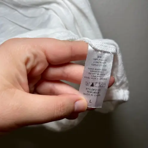 W5 Women's Size L White Top Sleeveless Crochet Trim Blouse festival resort boho