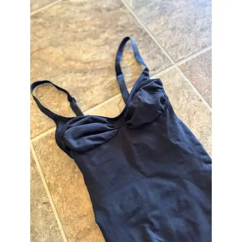 SKIMS Seamless Sculpt Mid Thigh Bodysuit Onyx Size Small