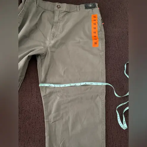 G.H. Bass & Co • Women's Chino Ankle Pant • Stretch Cotton Blend • Green Size 16