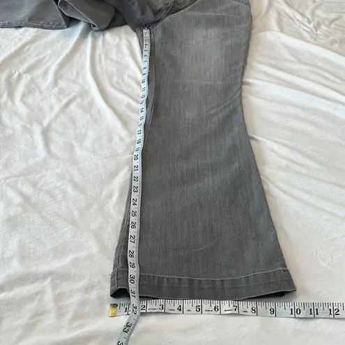 Chicosâplatinum sz 1 (M) grey distressed elastic waistâstretchyâflareâjeansâGUC Gray