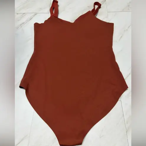 Knix luxelift bodysuit with adjustable straps built in wireless support Large Red